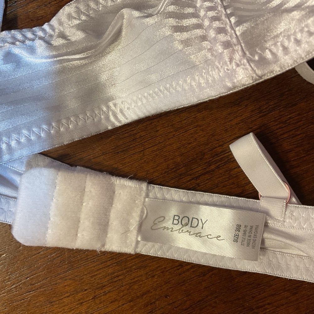 Elegant Cream Striped Bra - Picture 6 of 9